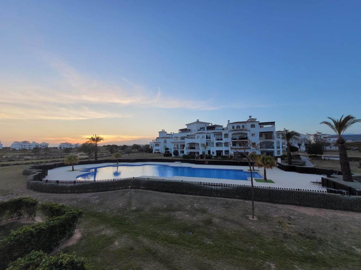Belle Vue Sur La Piscine Daire Sucina Dış mekan fotoğraf